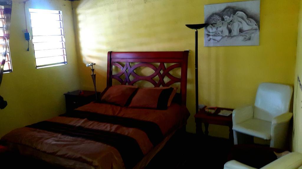Orange Walk Casa Ricky'Sホステル エクステリア 写真