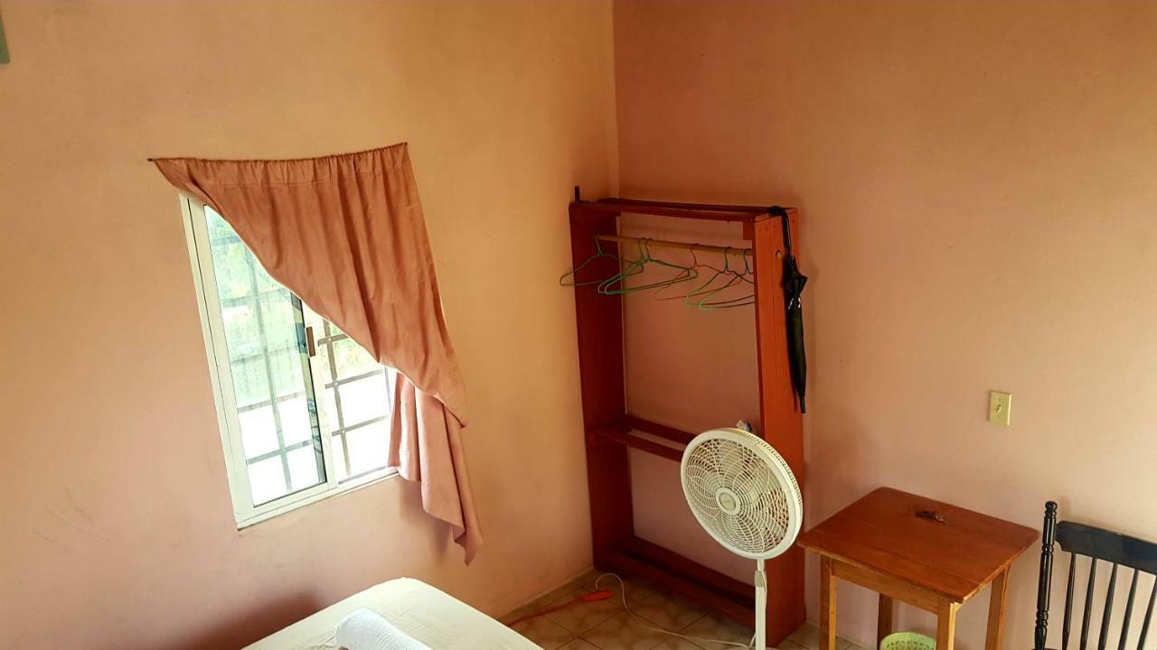Orange Walk Casa Ricky'Sホステル エクステリア 写真