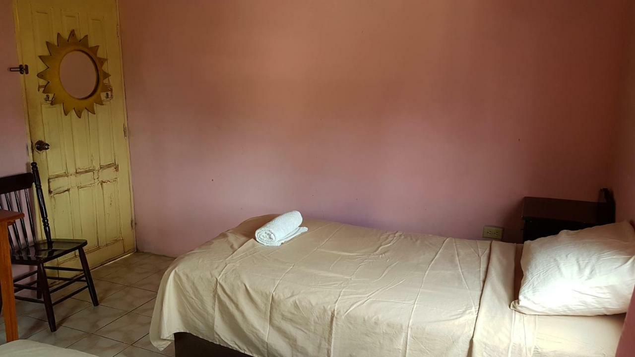 Orange Walk Casa Ricky'Sホステル エクステリア 写真